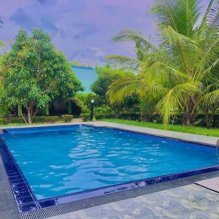 Serenity Lake Resort Yala ทิซซามาฮารามา ภายนอก รูปภาพ
