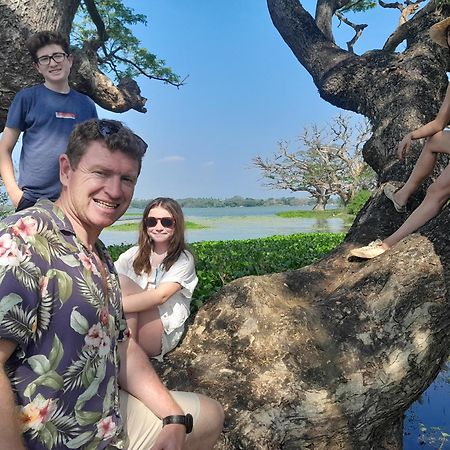 Serenity Lake Resort Yala ทิซซามาฮารามา ภายนอก รูปภาพ