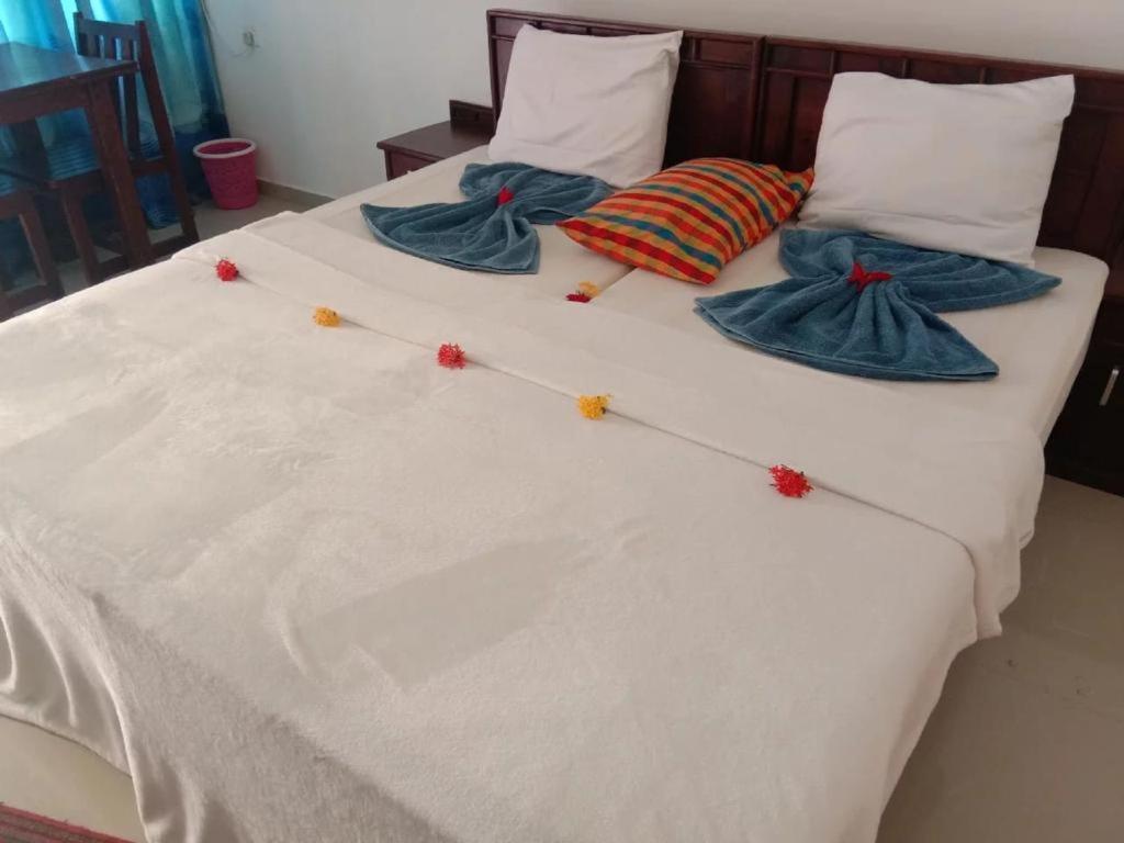 Serenity Lake Resort Yala ทิซซามาฮารามา ภายนอก รูปภาพ