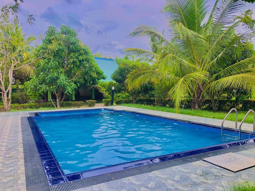 Serenity Lake Resort Yala ทิซซามาฮารามา ภายนอก รูปภาพ