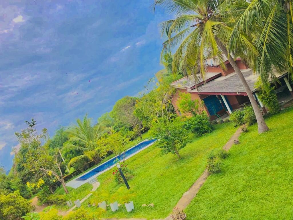 Serenity Lake Resort Yala ทิซซามาฮารามา ภายนอก รูปภาพ