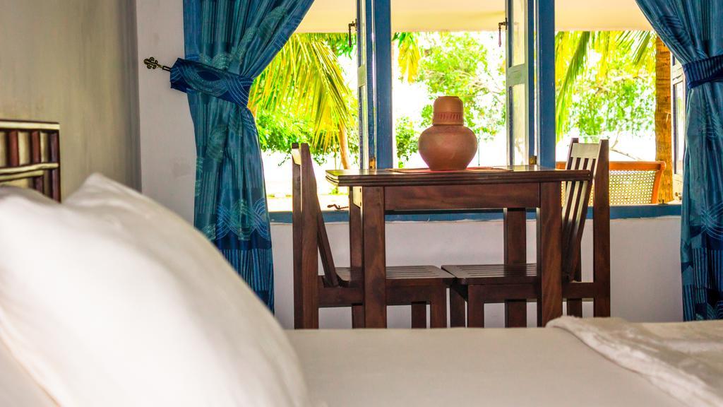 Serenity Lake Resort Yala ทิซซามาฮารามา ภายนอก รูปภาพ